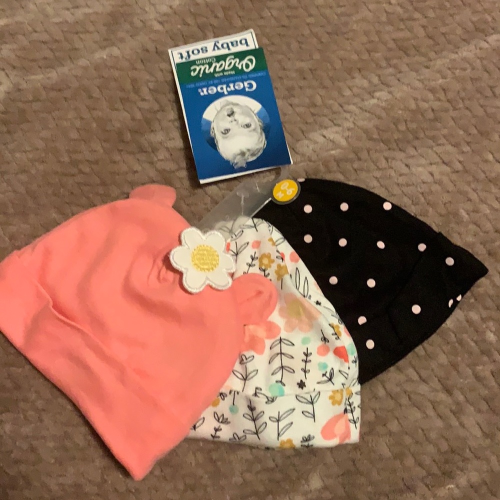 3 pack of baby hats 0-6 months